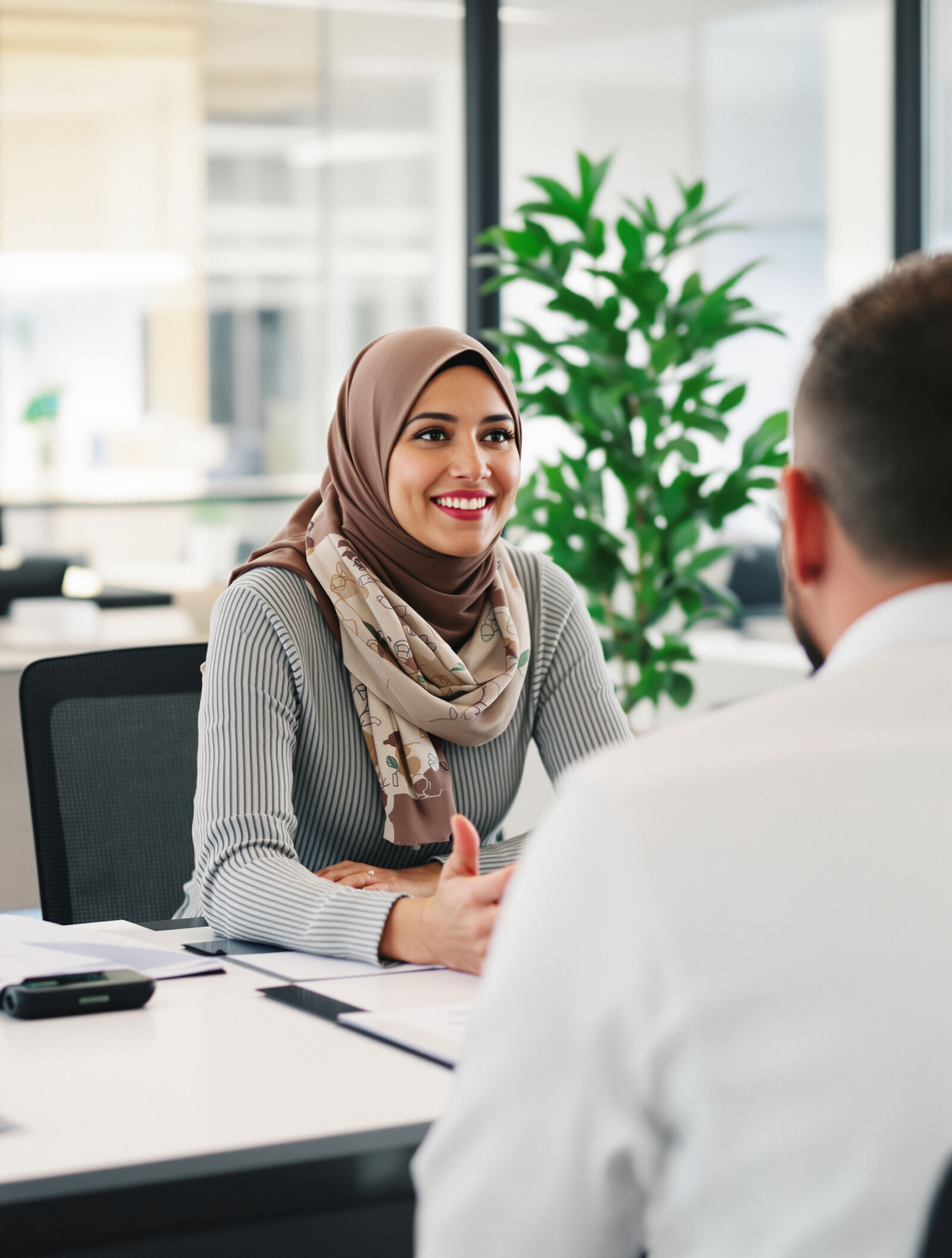 Een accountant in gesprek met een klant